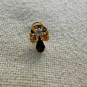 Gold tone, Angel pin